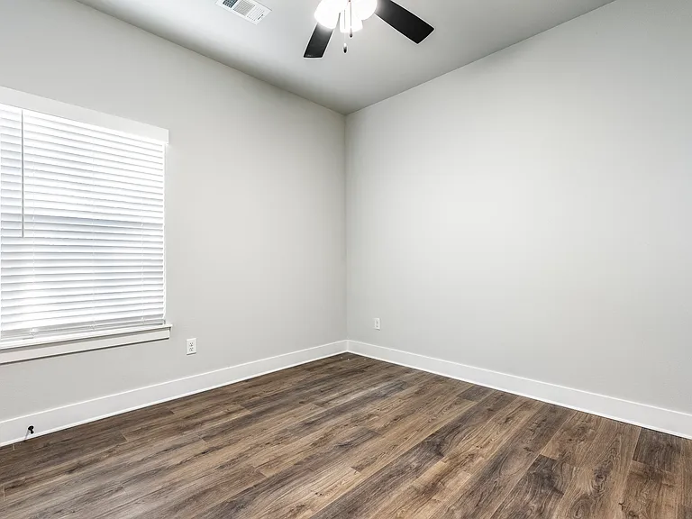 5 Stonehaven Dr — Photo 9
