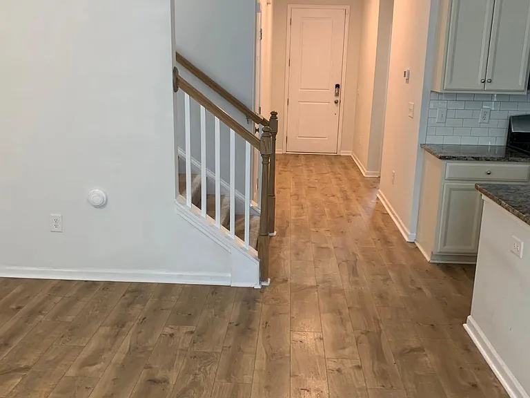 4723 Cloisters Ln — Photo 1