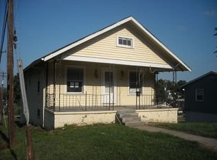 420 S 7th St, Atchison, KS 66002