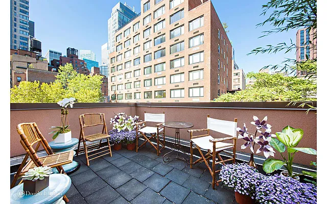 Sold by Douglas Elliman | media 18