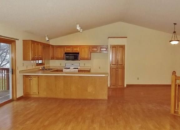 5th image of 2419 Radisson Woods Dr NE