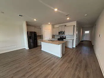 1433 Redwood Crk — Photo 17