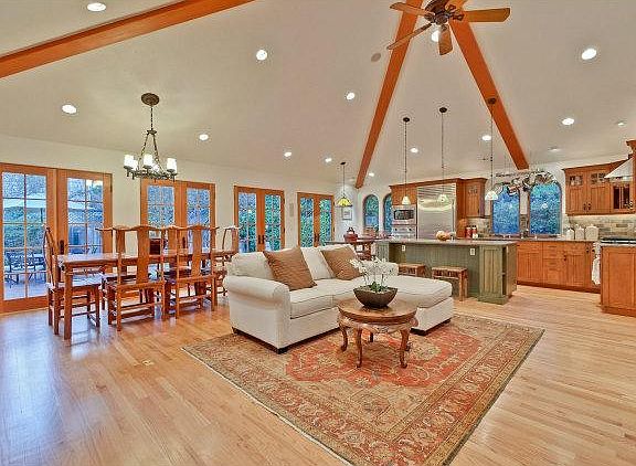 3rd image of 4178 King Arthur Ct