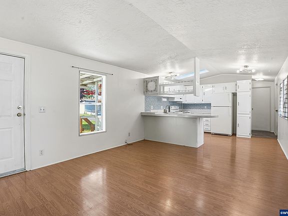 3rd image of 277 Edwards Rd S Unit 145