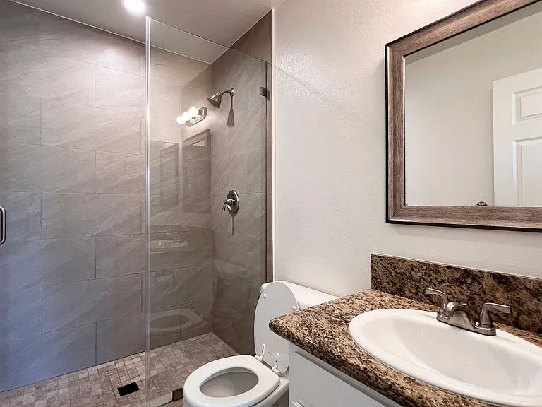 1350 N Cambridge St #14 — Photo 14