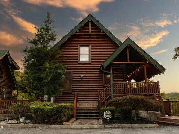 1911 Creek Overlook Way, Pigeon Forge, TN 37863