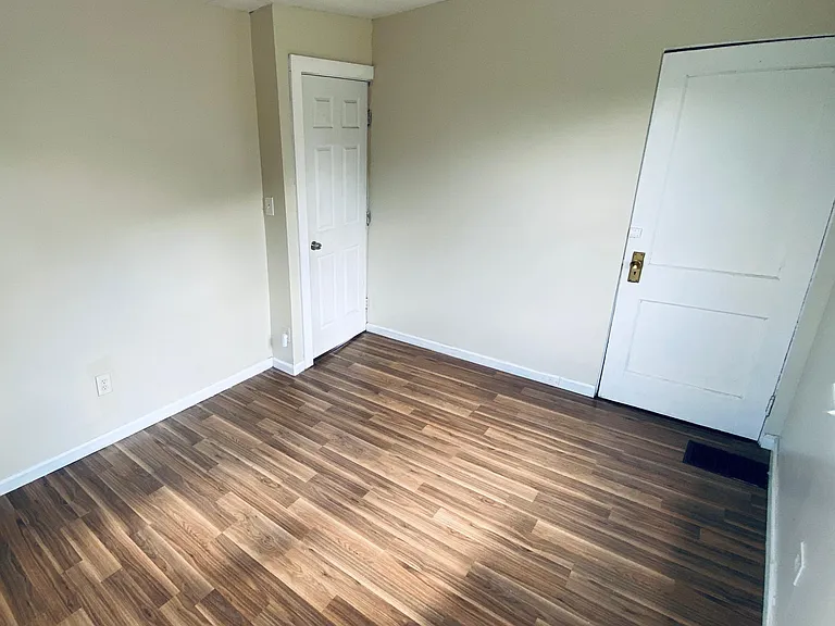 7108 Baker St — Photo 10