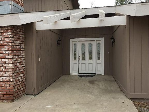 2nd image of 13827 E Nees Ave