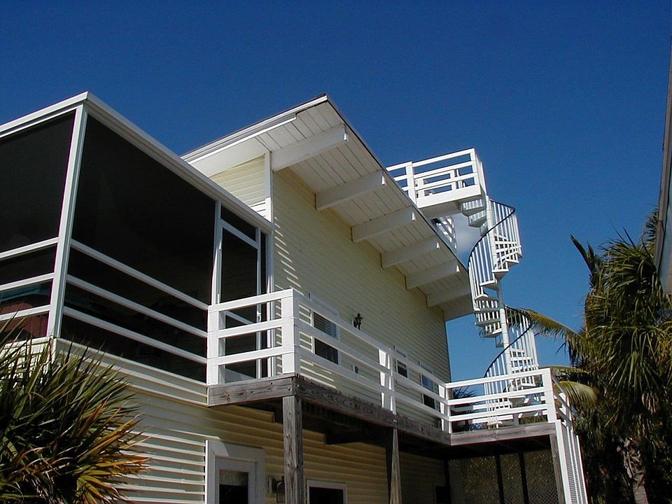 1st image of 540 Coral Cir