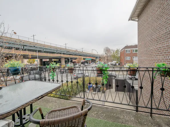 25-02 Crescent Street image 11 of 12