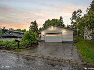 811 Bounty Dr, Anchorage, AK, 99515