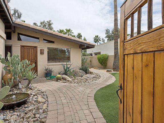 2nd image of 601 W GIBRALTAR Lane