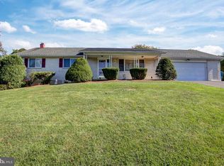 1569 Fairview Dr, Leesport, PA 19533