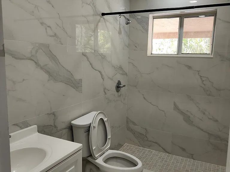 1225 NE 138th St #1225 — Photo 3
