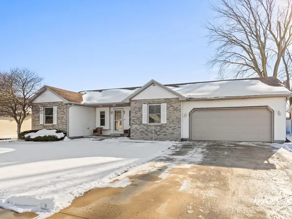 1240 E Truman Dr, Bradley, IL 60915