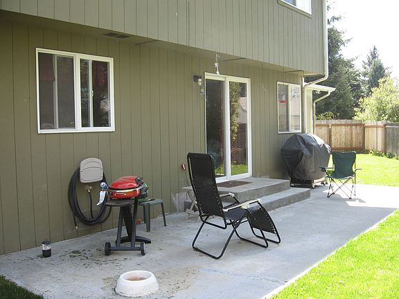 Fully Fenced Yard, New Patio and RV Parking