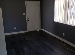 16526 Chestnut St, Hesperia, CA 92345