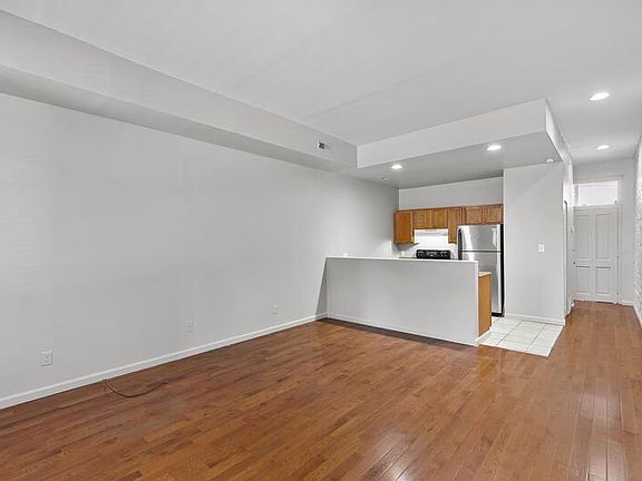 2nd image of 1708 S Tucker Blvd #A