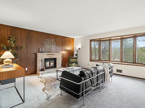 2nd image of 517 17th Ave NW