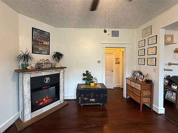 3rd image of 405 Buckroe Ave