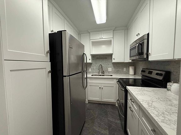 2nd image of 2601 Bellefontaine St APT B114
