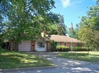 1005 Lehnertz Ave, Aurora, IL 60505