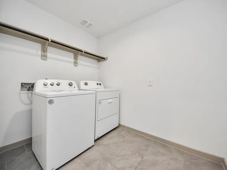 1118 Hyde Lake Ln — Photo 10