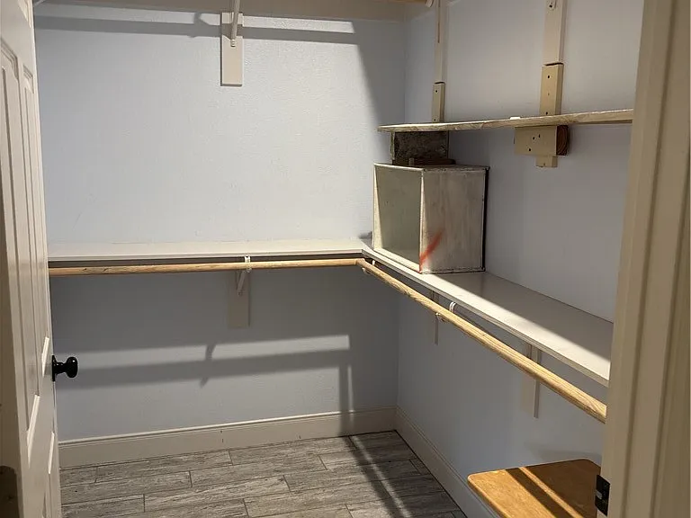 715 S Verne St — Photo 15