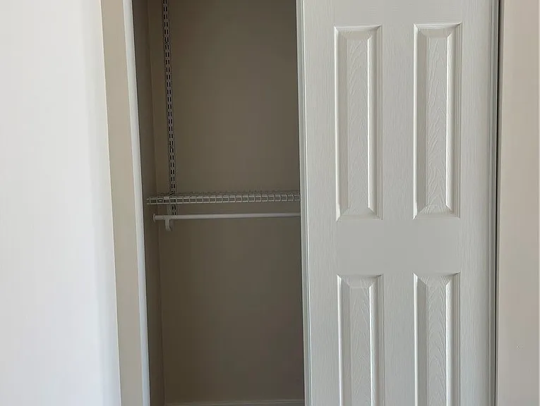 10213 Quill Ave — Photo 4