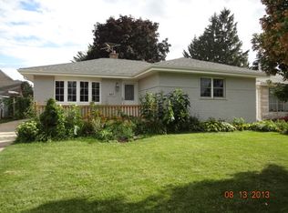 657 W Palatine Rd, Palatine, IL 60067