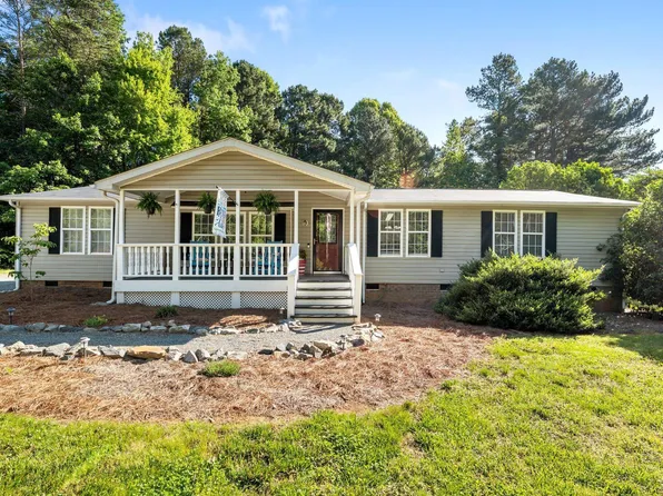 4701 Governor Hunt St, Efland, NC 27243