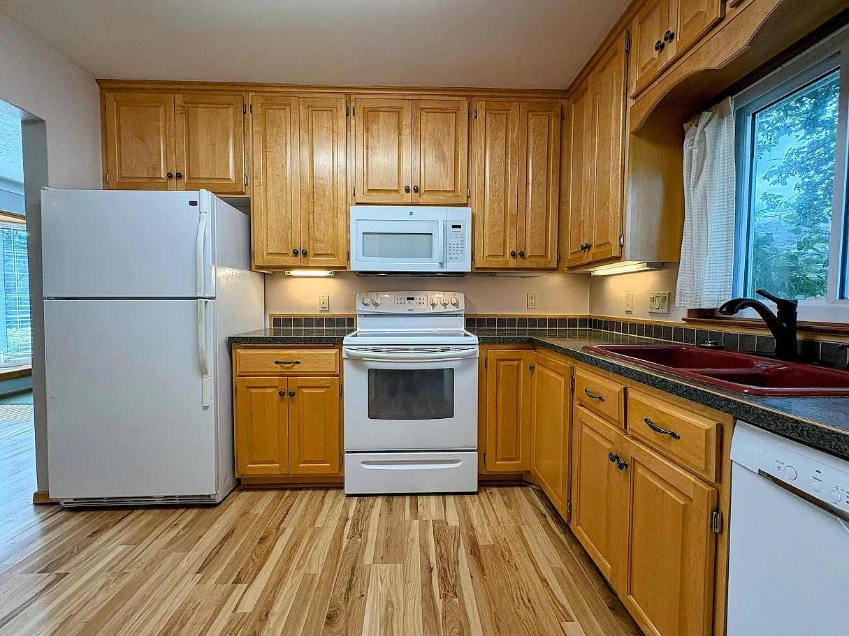 3 bed, 2000 sqft, $2,250 — Photo 4