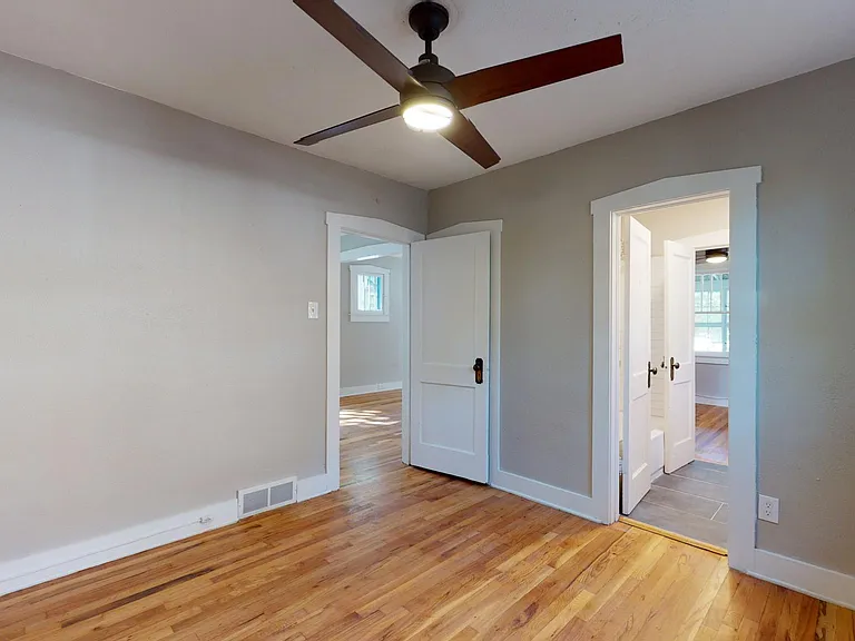 Upstairs Bedroom 2