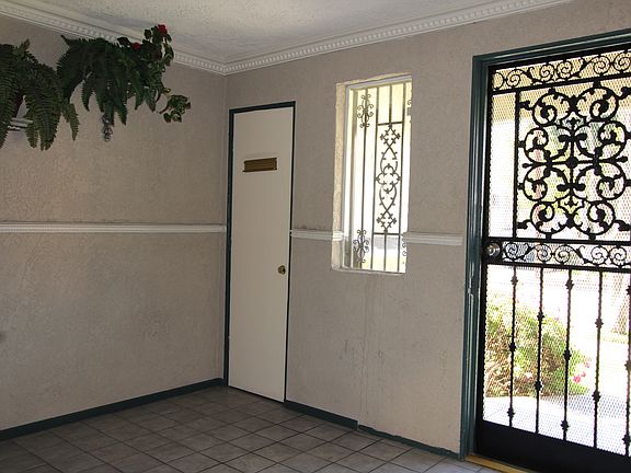 4th image of 11438 Cedar Ave