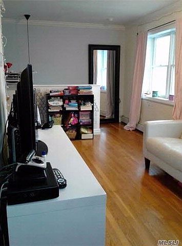 1st image of 19904 47th Ave APT 1R