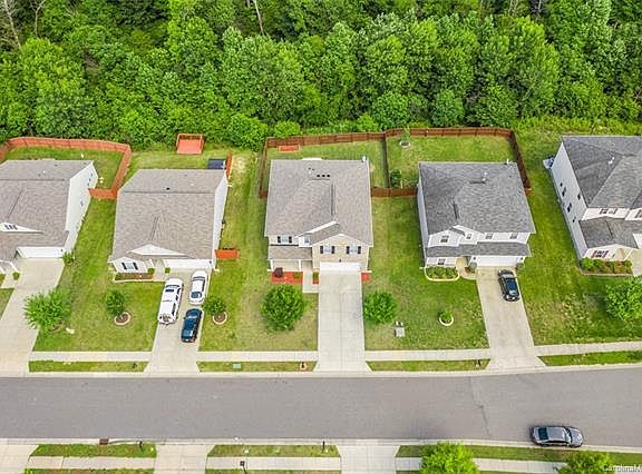 3rd image of 10429 Kempsford Dr