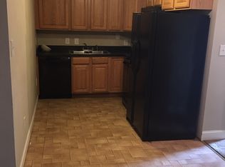 1023 1/2 10th St #2, Huntington, WV 25701