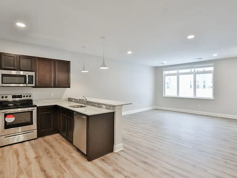 The Reserve on Hackett Apartments — Photo 32