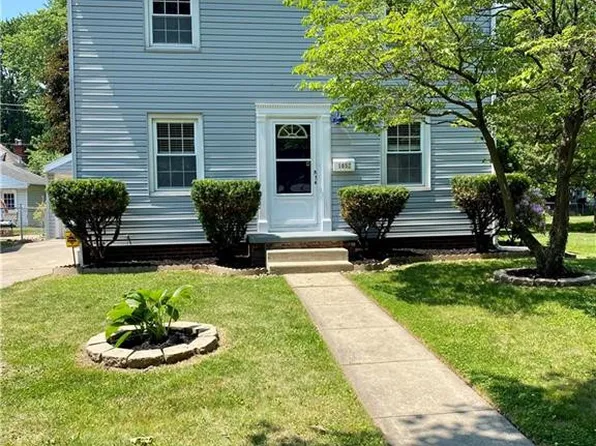 1652 Norcross Dr, Oregon, OH 43616