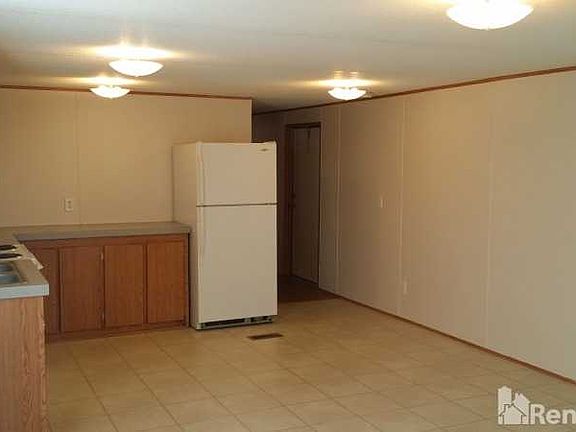 3rd image of 250 Sue Ellen Ave
