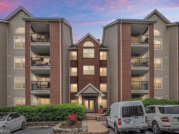 2nd image of 3309 Wyndham Cres #4171