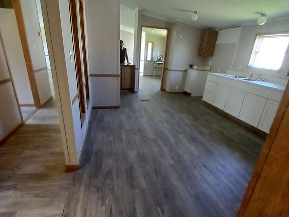 2nd image of 356 Carol St NE
