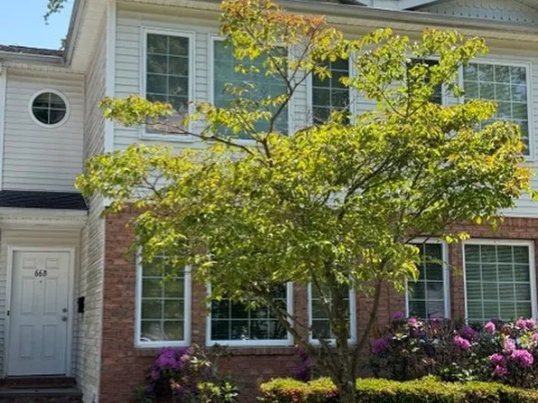 66 Sagamore Hill Dr, Port Washington, NY