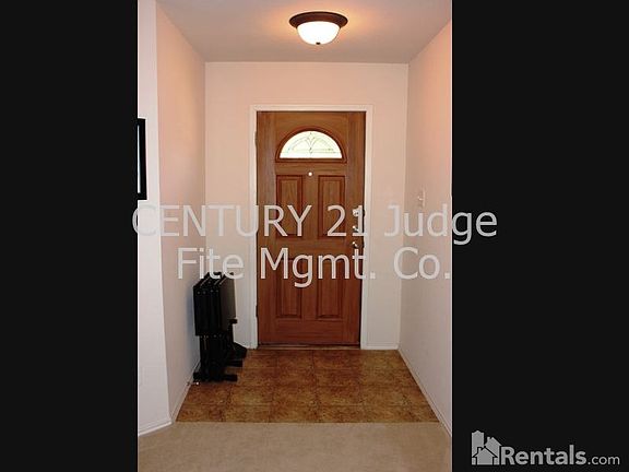 2nd image of 836 Wrigley Dr
