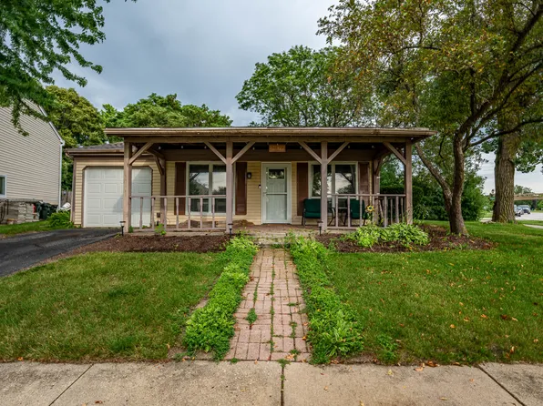 2S677 Wembly Dr, Warrenville, IL 60555