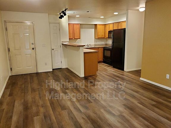 5th image of 1020 NE B St #4