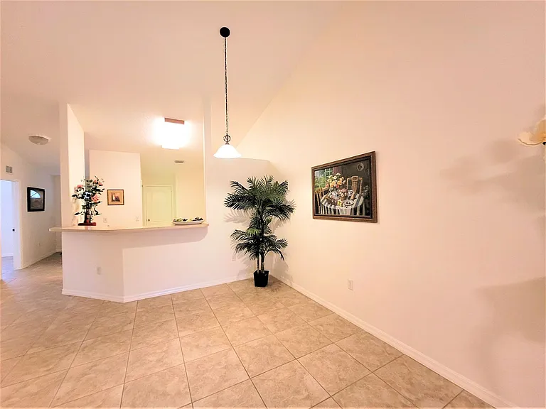 351 Del Monte Rd #B — Photo 9