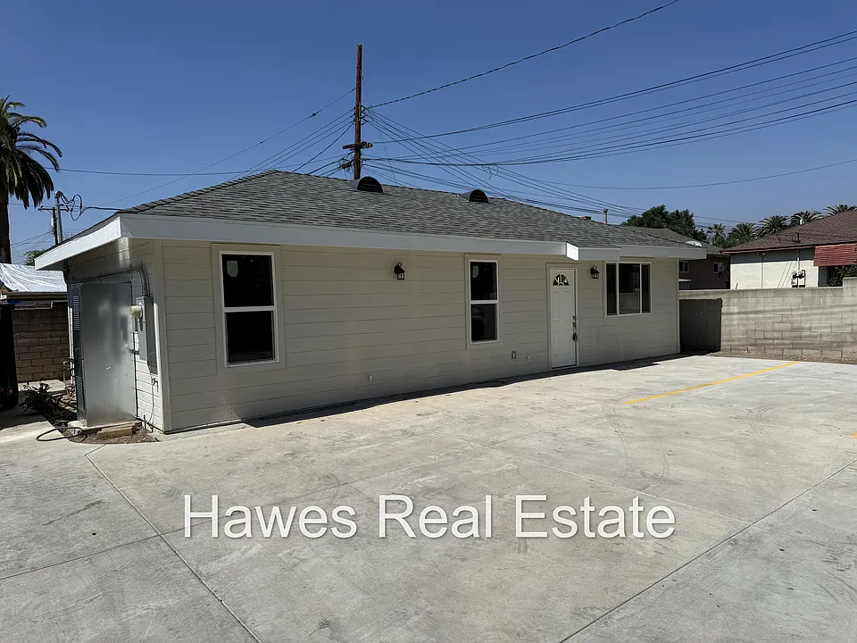 2 bed, 1.0 bath, 1150 sqft, $2,500