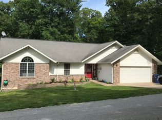211 Crestview Dr, Seneca, MO 64865