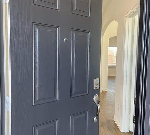 3rd image of 628 Camden Dr